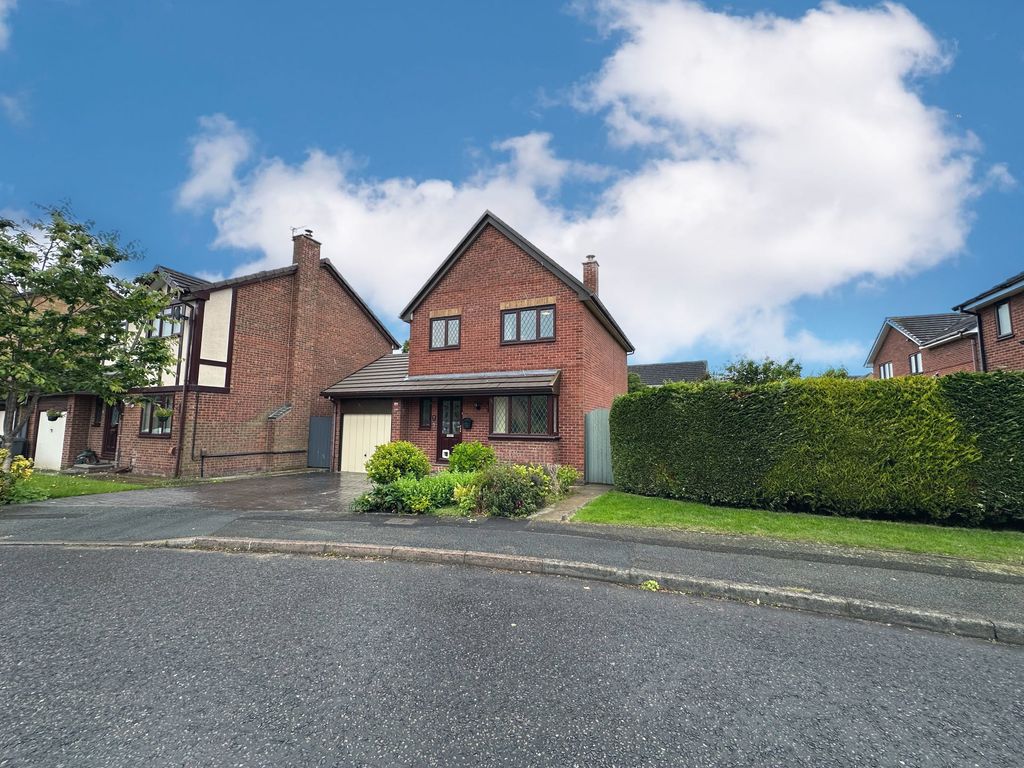 3 bed detached house for sale in Freshwater Close, Great Sankey