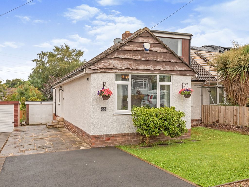 3 bed semidetached bungalow for sale in Chatsworth Crescent, Pudsey
