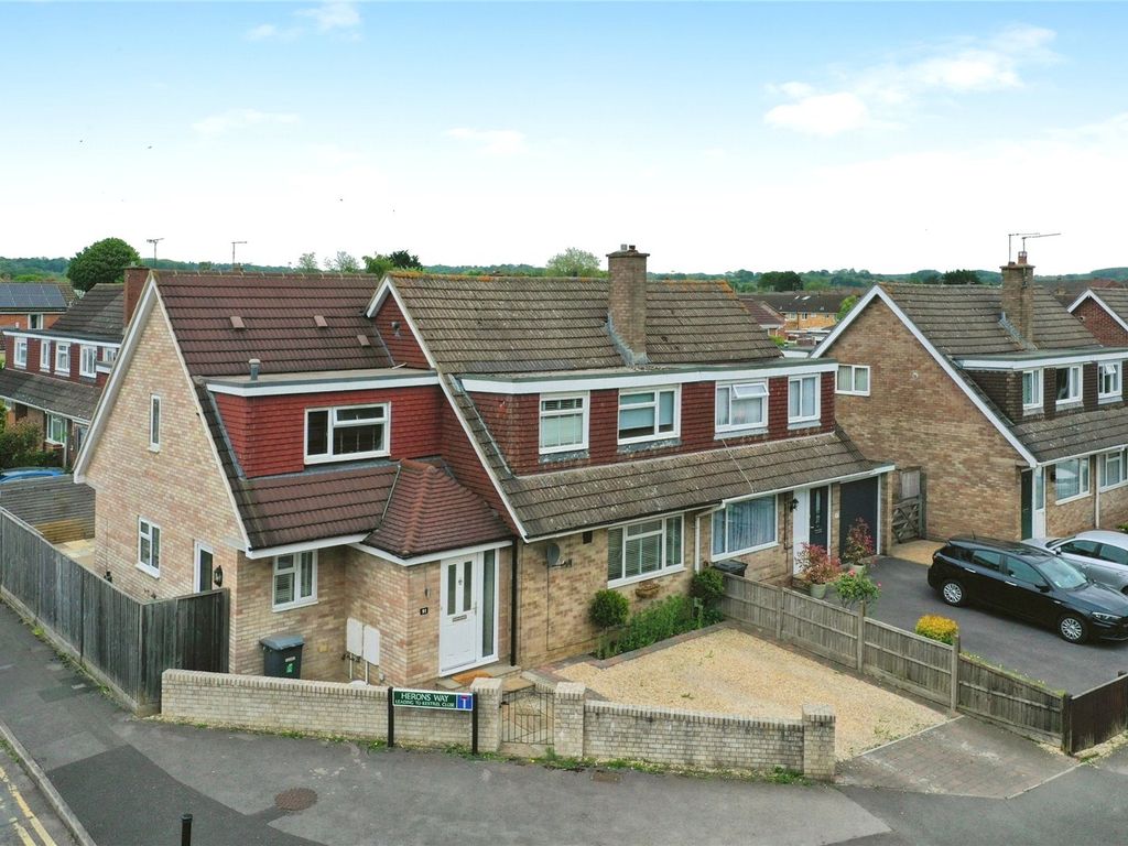 4 bed semidetached house for sale in Lower Way, Thatcham, West