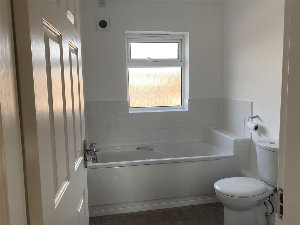 1 bed flat to rent in Short Street, SuttonInAshfield NG17 Zoopla