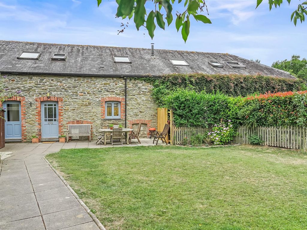 4 bed barn conversion for sale in Fallapit Cottages, East Allington