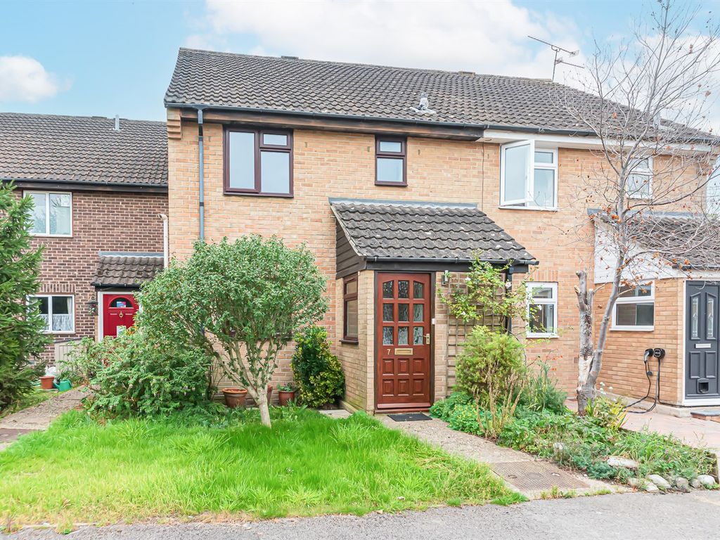 3 bed detached house to rent in Ditchfield Lane, Finchampstead
