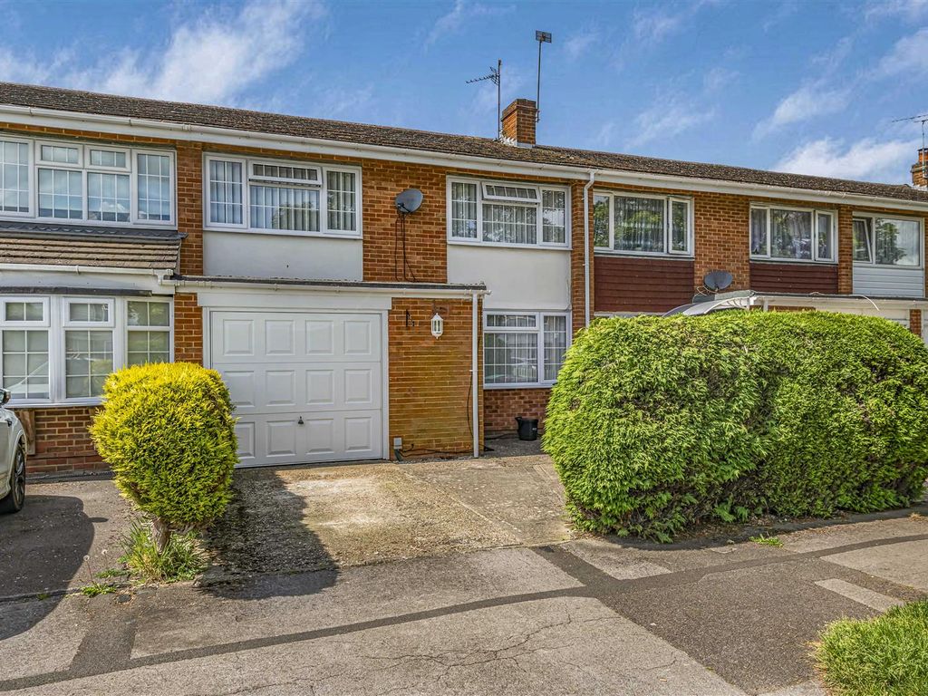 3 bed terraced house for sale in Hardwick Road, Tilehurst, Reading RG30