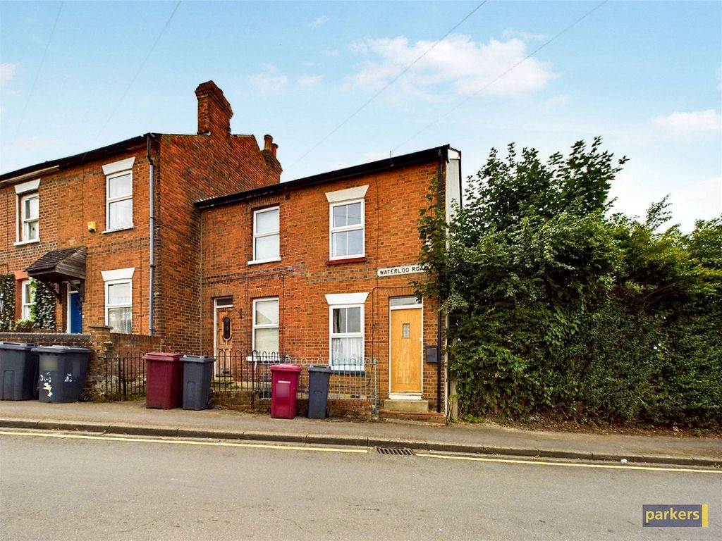 2 bed end terrace house for sale in Waterloo Road, Reading, Berkshire