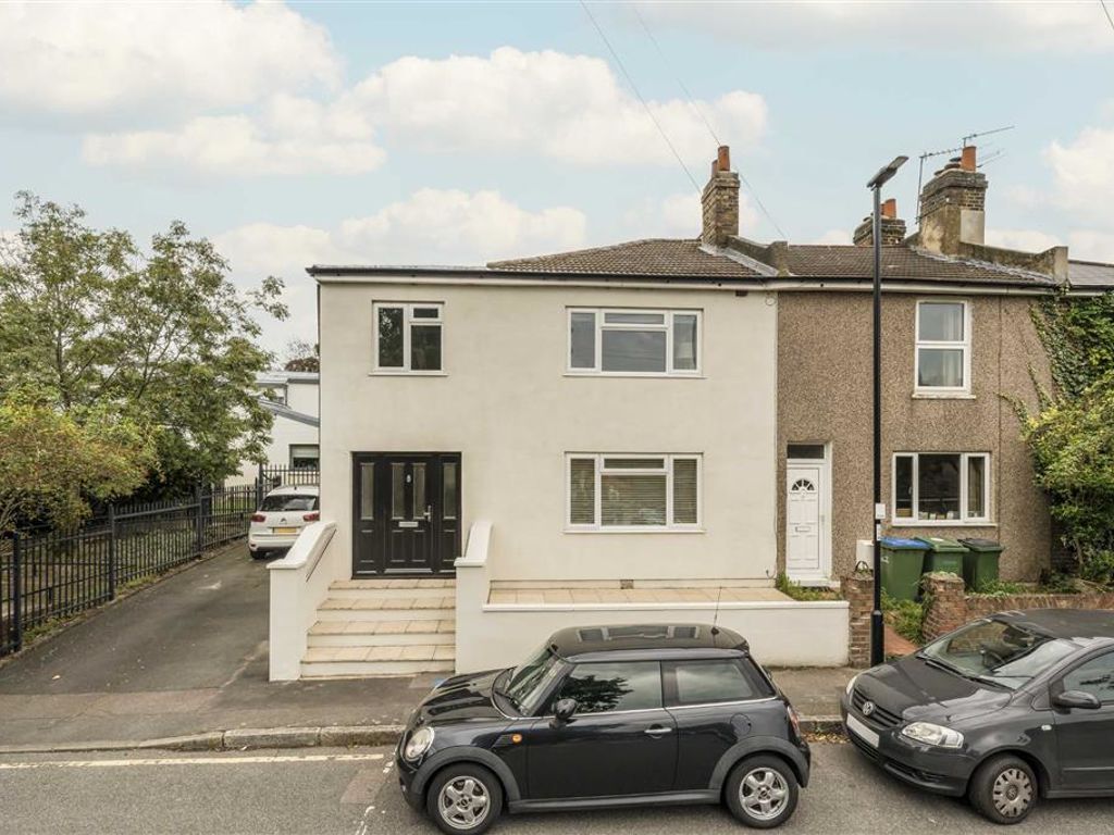 4 bed property for sale in Lansdowne Lane, London SE7, £750,000 Zoopla