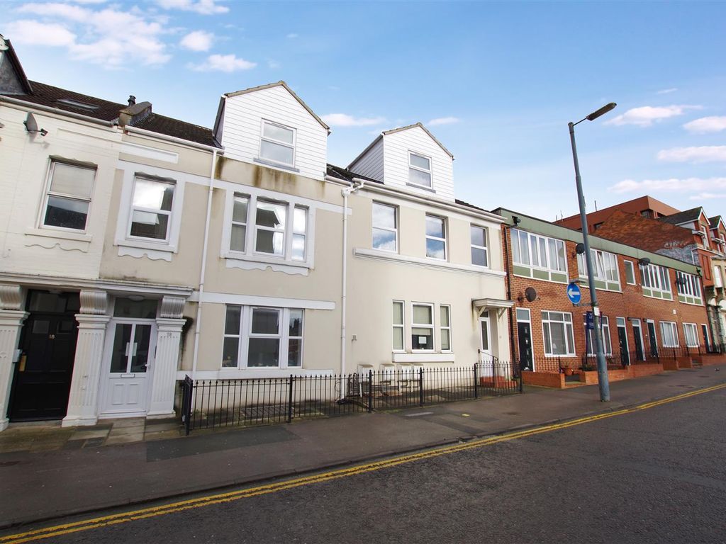 1 bed flat to rent in Milton Road, Swindon SN1, £750 pcm Zoopla