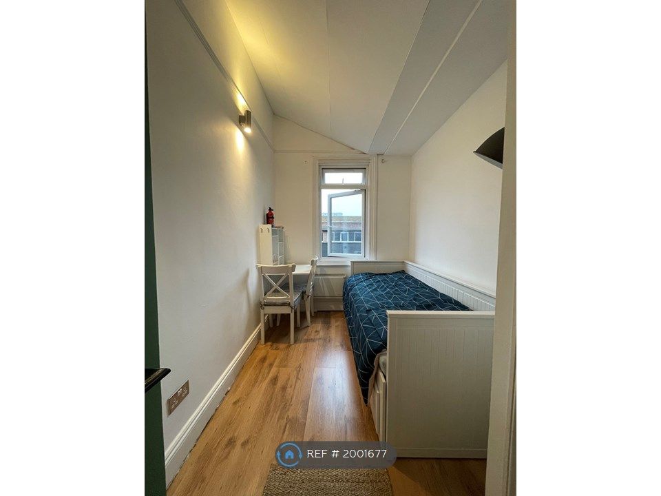 Studio to rent in Clapham Park Road, London SW4, £1,350 pcm Zoopla