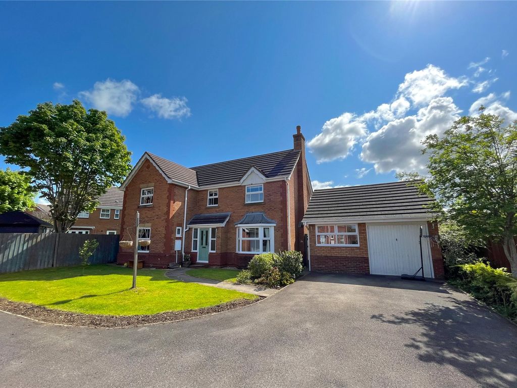 4 bed detached house to rent in Pursey Drive, Bradley Stoke, Bristol