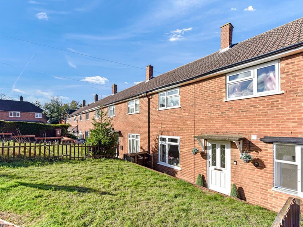 3 bed terraced house for sale in Windmill Close, Frindsbury, Rochester