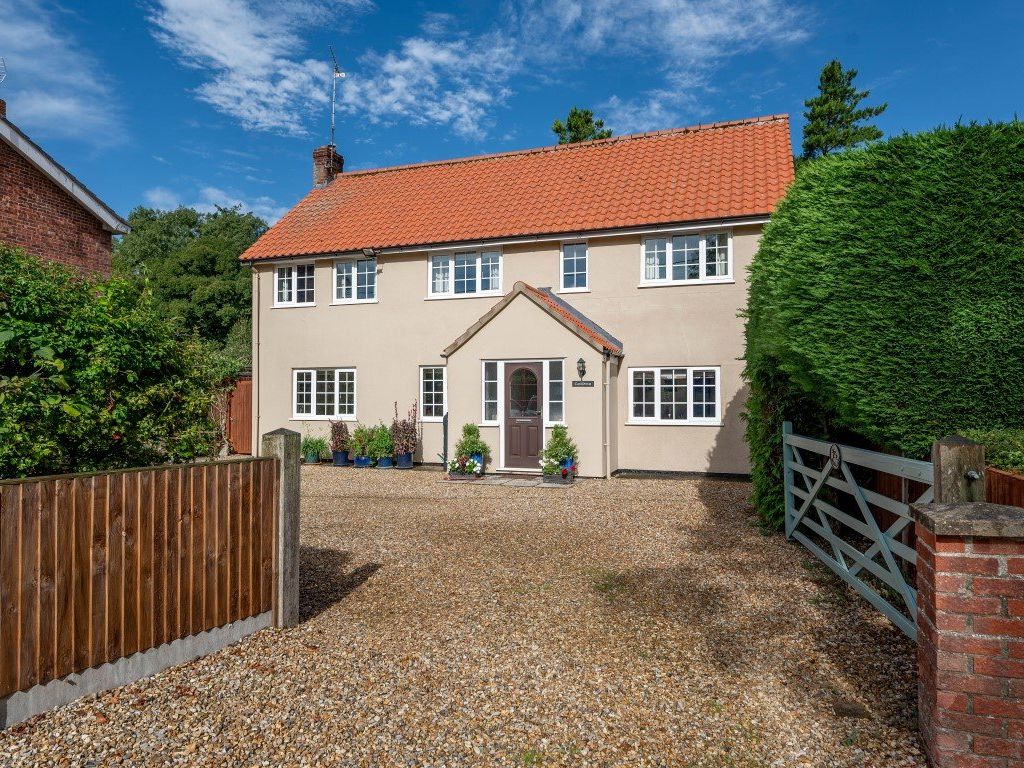 4 bed detached house for sale in Massingham Road, Weasenham, King's