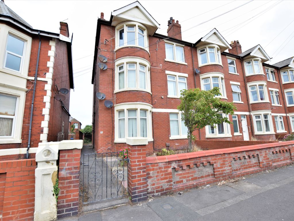 2 bed flat for sale in Burlington Road, Blackpool FY4, £80,000 Zoopla