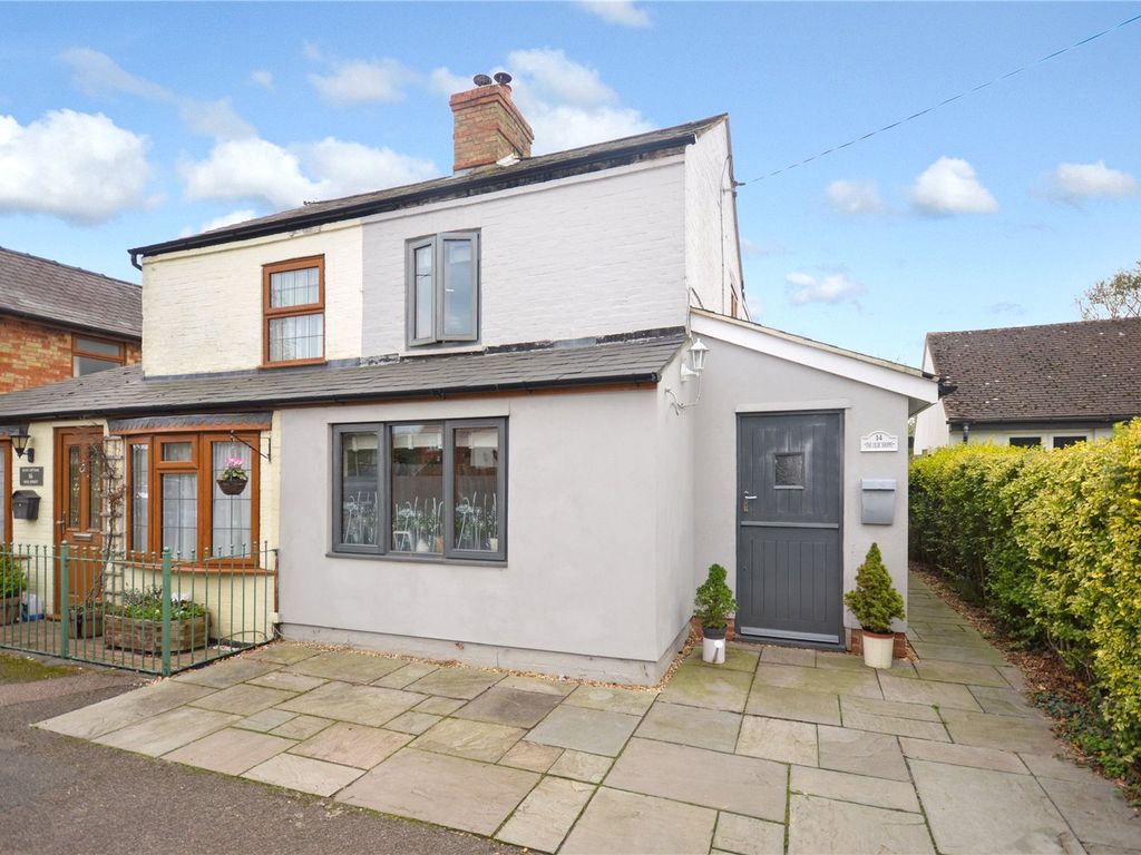 2 bed semidetached house for sale in High Street, Westcott, Aylesbury