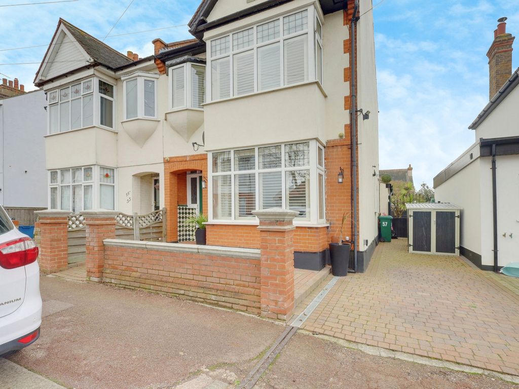 4 bed semidetached house for sale in Lord Roberts Avenue, LeighOnSea