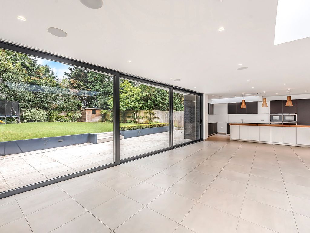 Salisbury Avenue, London N3  