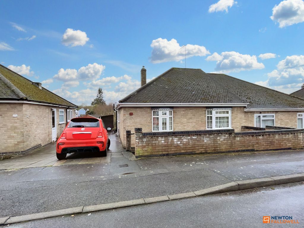 2 bed semidetached bungalow for sale in Bonchurch Road, Whitwick LE67