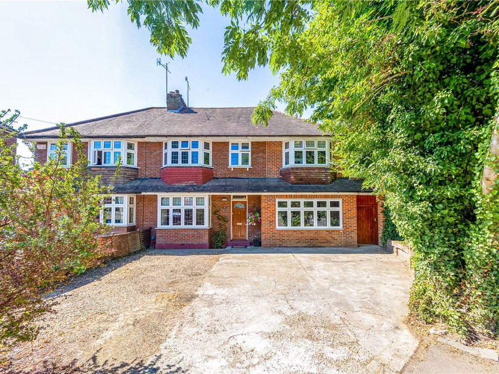 5 bed semidetached house for sale in Becketts Avenue, St. Albans