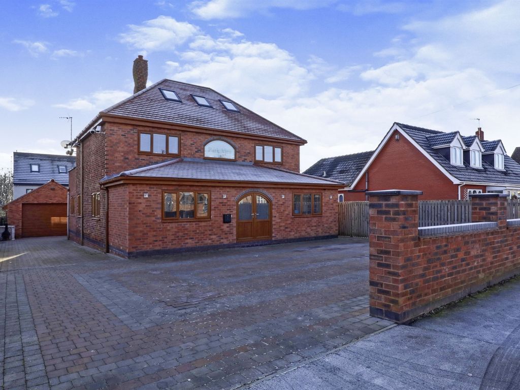 4 bed detached house for sale in Church Street, Langold, Worksop S81