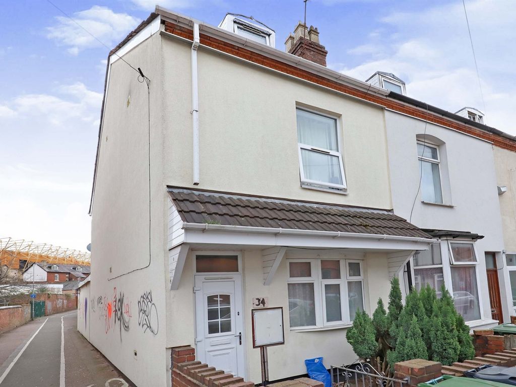 4 bed end terrace house for sale in Dunkley Street, Whitmore Reans