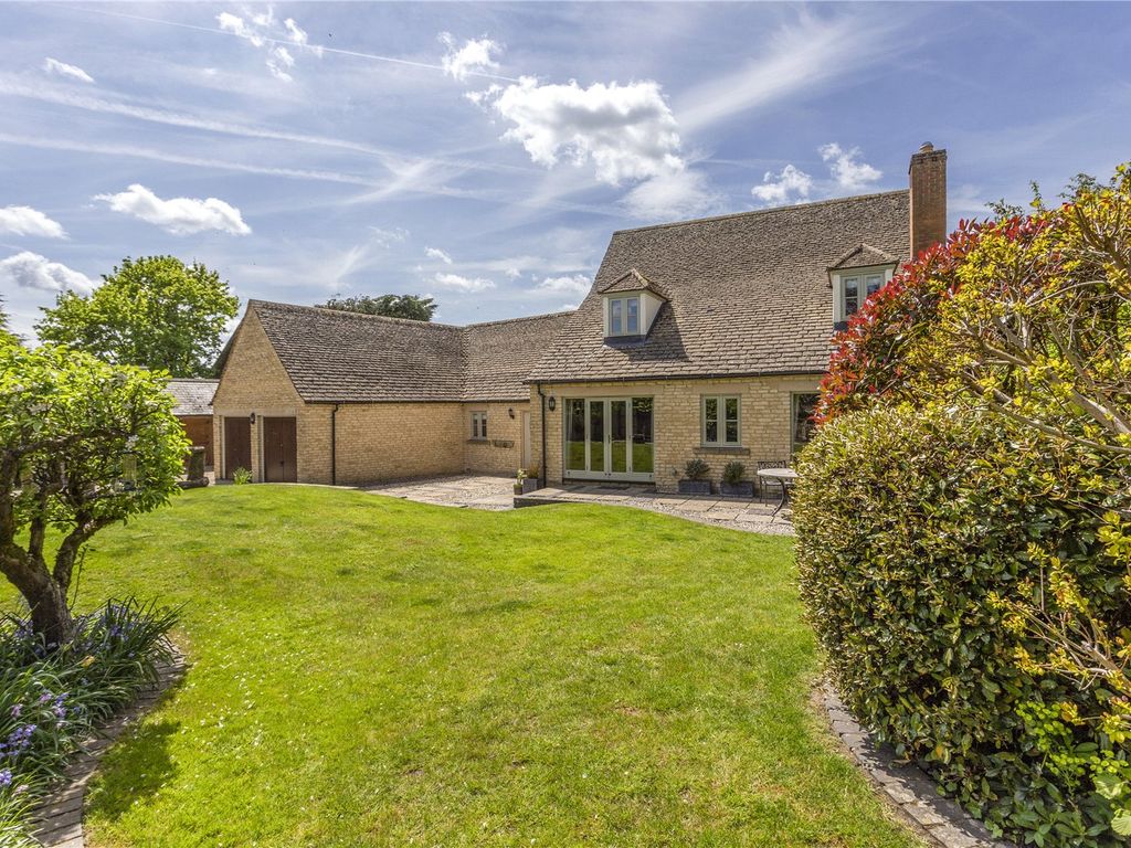 4 bed detached house for sale in Southrop, Lechlade, Gloucestershire
