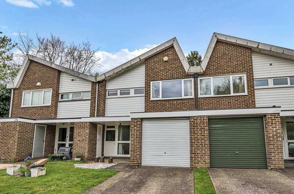 3 bed detached house for sale in Silver Tree Close, WaltonOnThames, Surrey KT12 Zoopla