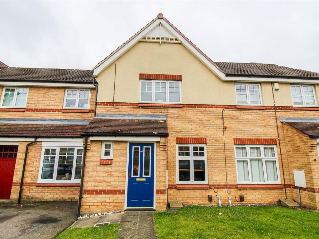3 bed town house for sale in Mill Chase Road, Alverthorpe, Wakefield