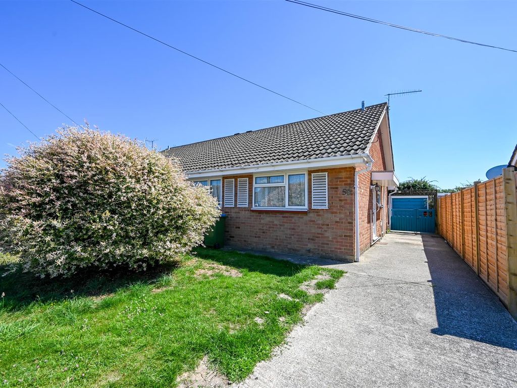 2 bed semidetached bungalow for sale in Stroud Green Drive, North