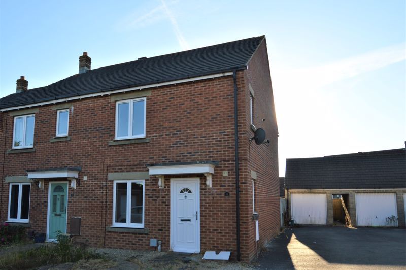 3 bed end terrace house for sale in Beaufort Close, Elborough Village