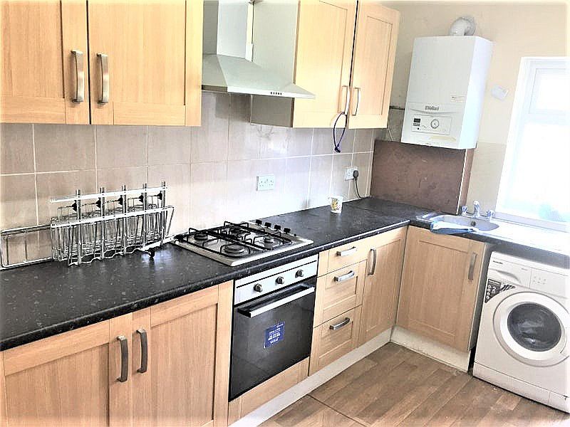 6 bed shared to rent in Cambridge Road, Seven Kings