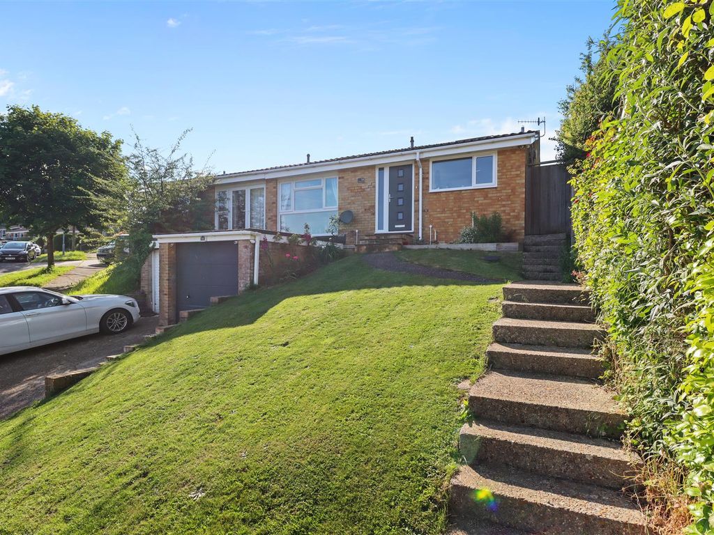 3 bed semidetached bungalow for sale in Metcalfe Avenue, Newhaven BN9