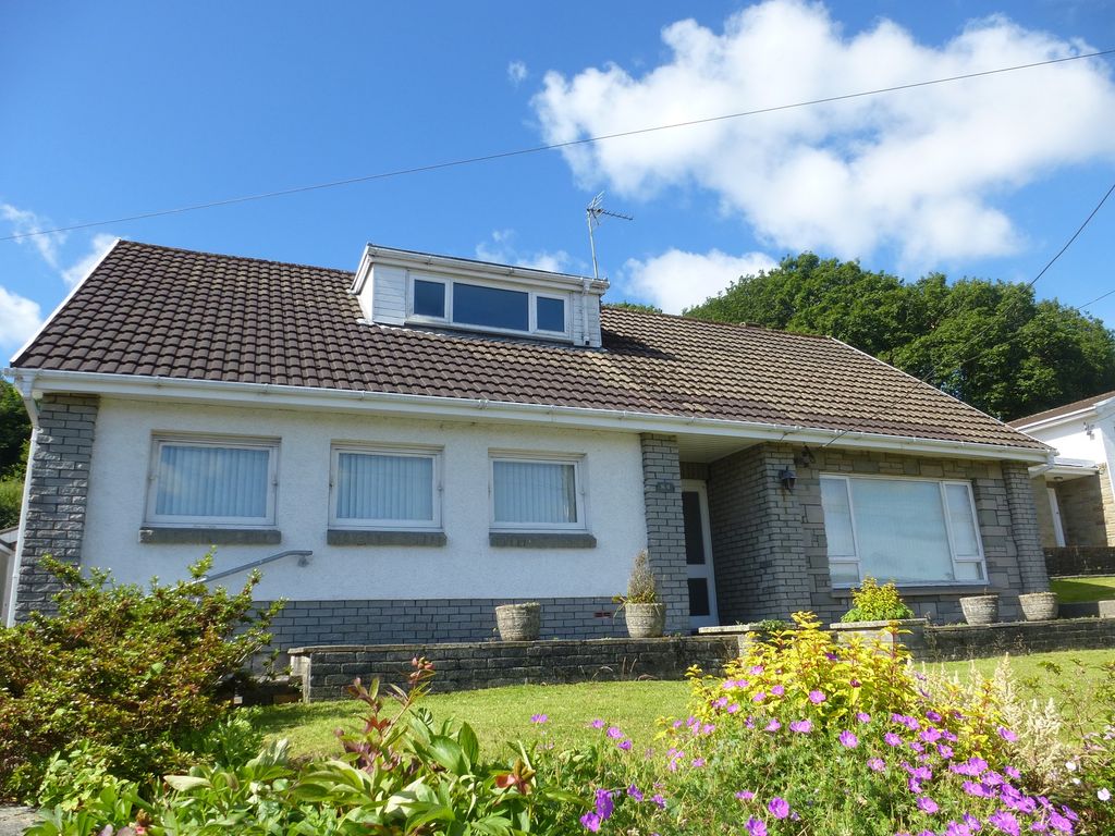 3 bed detached bungalow for sale in New School Road, Garnant, Ammanford