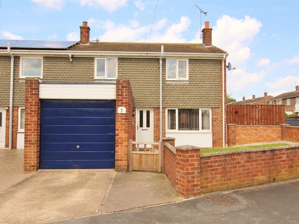 3 bed end terrace house for sale in Westfield Avenue, Eggborough, Goole