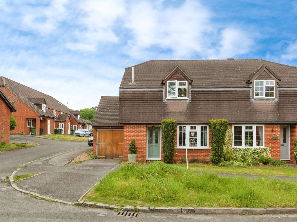 3 bed semidetached house for sale in St. Andrews Road, Whitehill