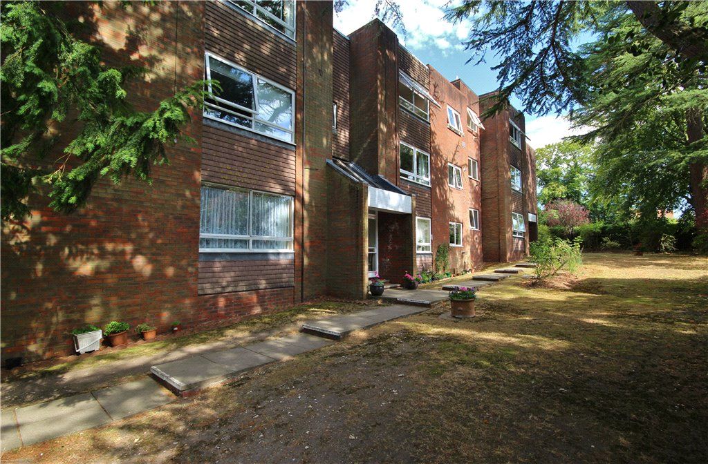 1 bed flat to rent in Albury Road, Guildford, Surrey GU1, £1,500 pcm