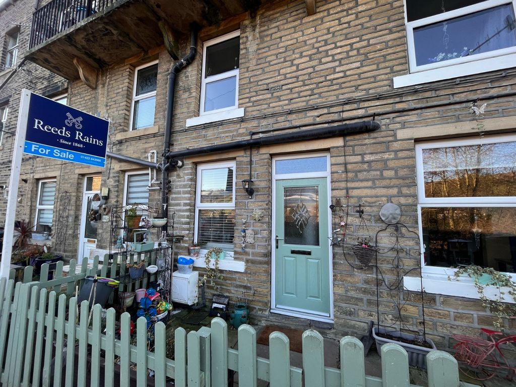 2 bed terraced house for sale in Thorn View, Luddenden, Halifax, West