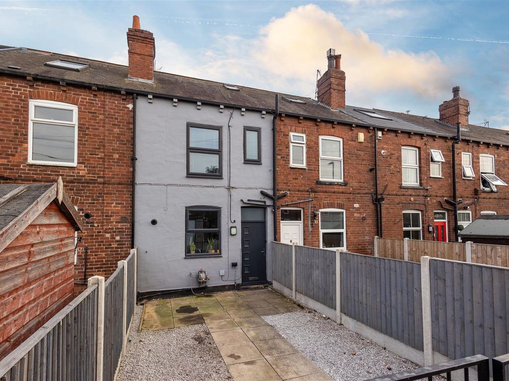 2 bed terraced house for sale in Moorview, Methley, Leeds LS26, £
