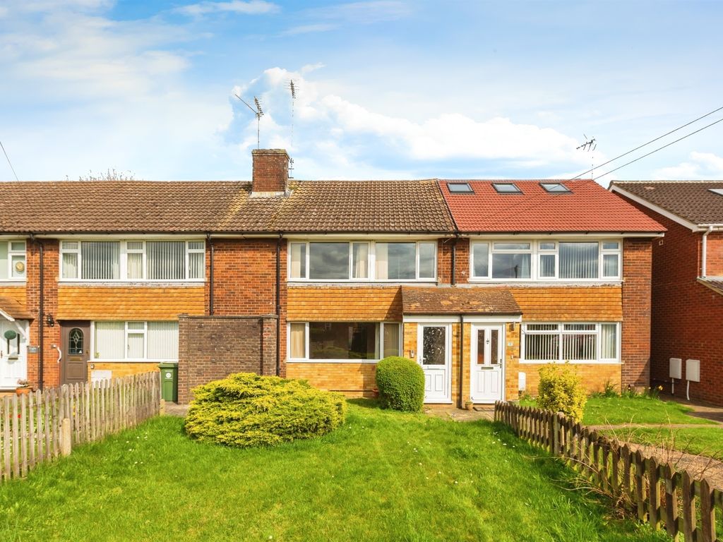 3 bed terraced house for sale in Richmond Road, Leighton Buzzard LU7, £