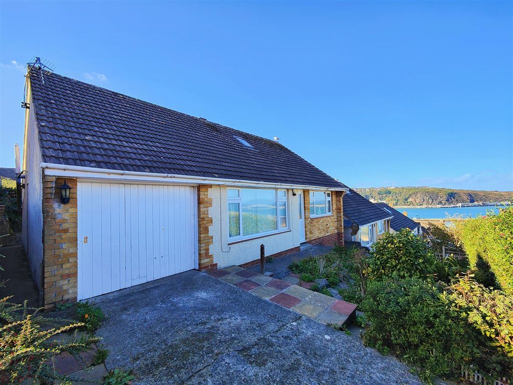 Heol Trefin, Fishguard SA65  