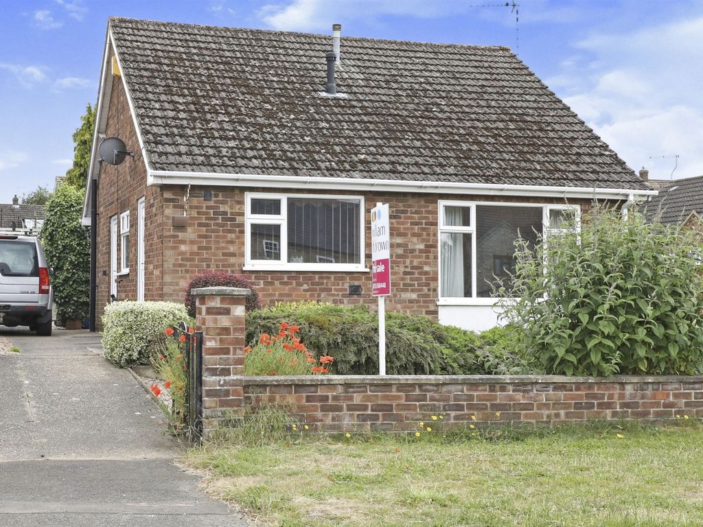 3 bed detached bungalow for sale in St Peters Road, Scotter