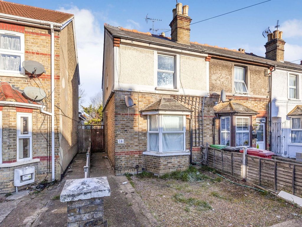 3 bed semidetached house for sale in Montague Road, Slough SL1, £