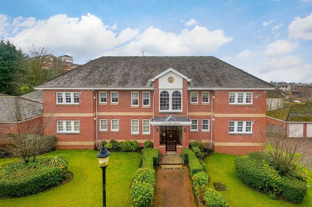 3 bed flat for sale in Victoria Square, Mearnskirk Road, Newton Mearns