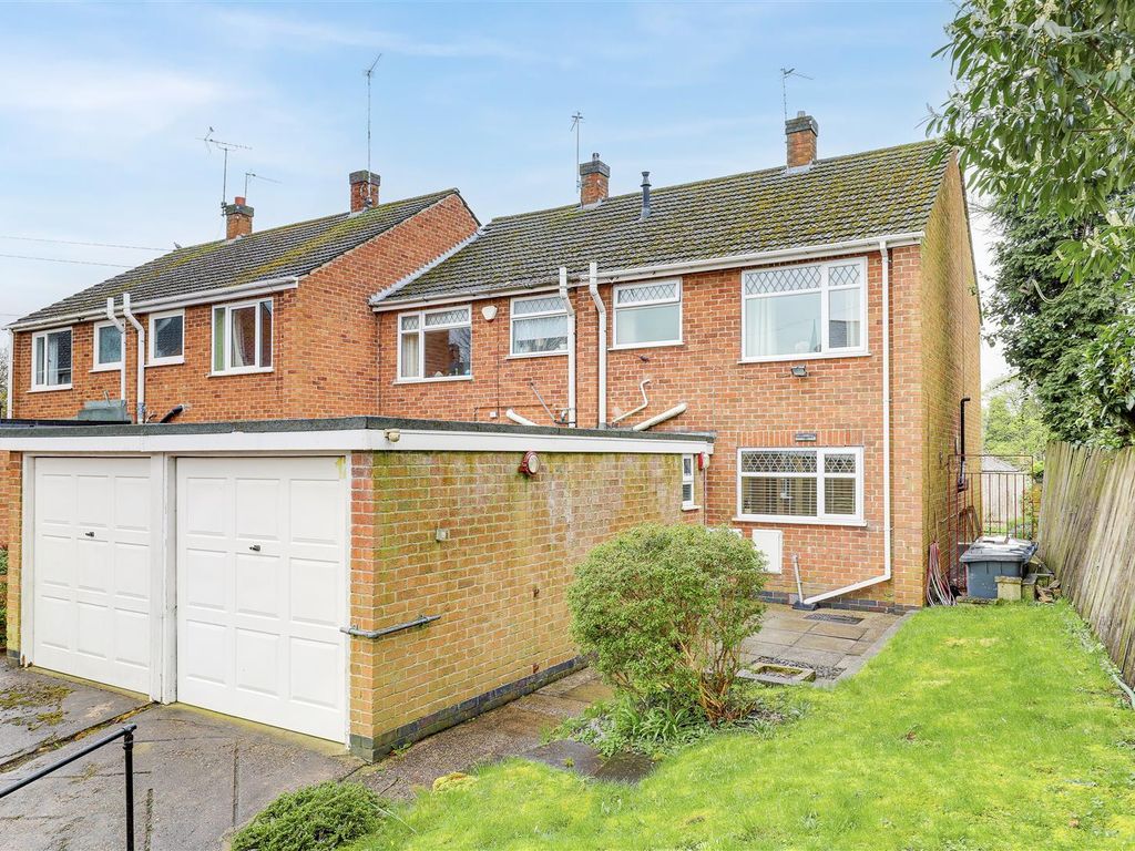 3 bed end terrace house for sale in Redhill Road, Arnold