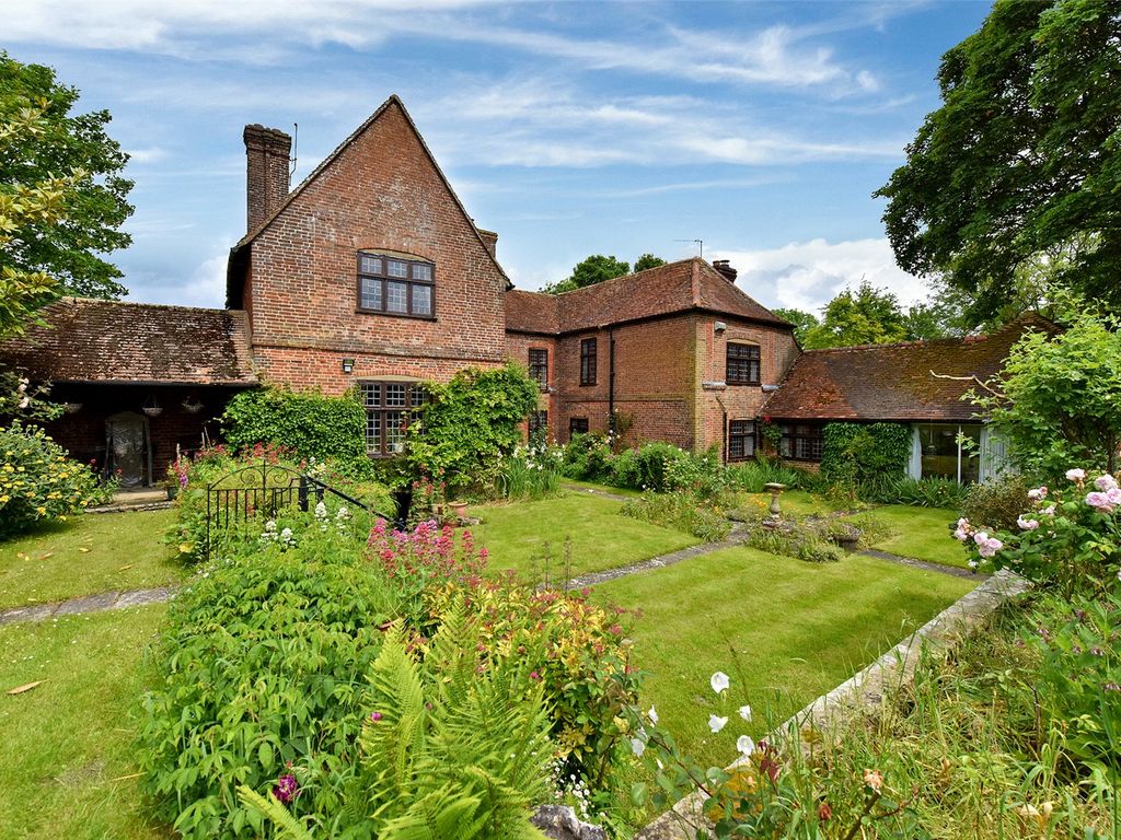 6 bed detached house for sale in Risborough Road, Terrick, Aylesbury, Buckinghamshire HP17, £