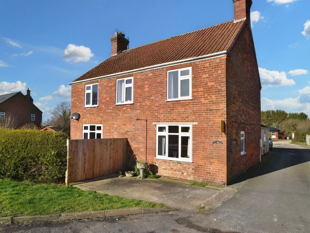 3 bed detached house for sale in Main Road, Saltfleetby, Louth LN11