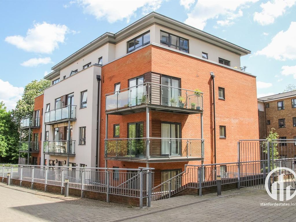 1 bed flat for sale in Hither Green Lane, London SE13, £279,950 Zoopla