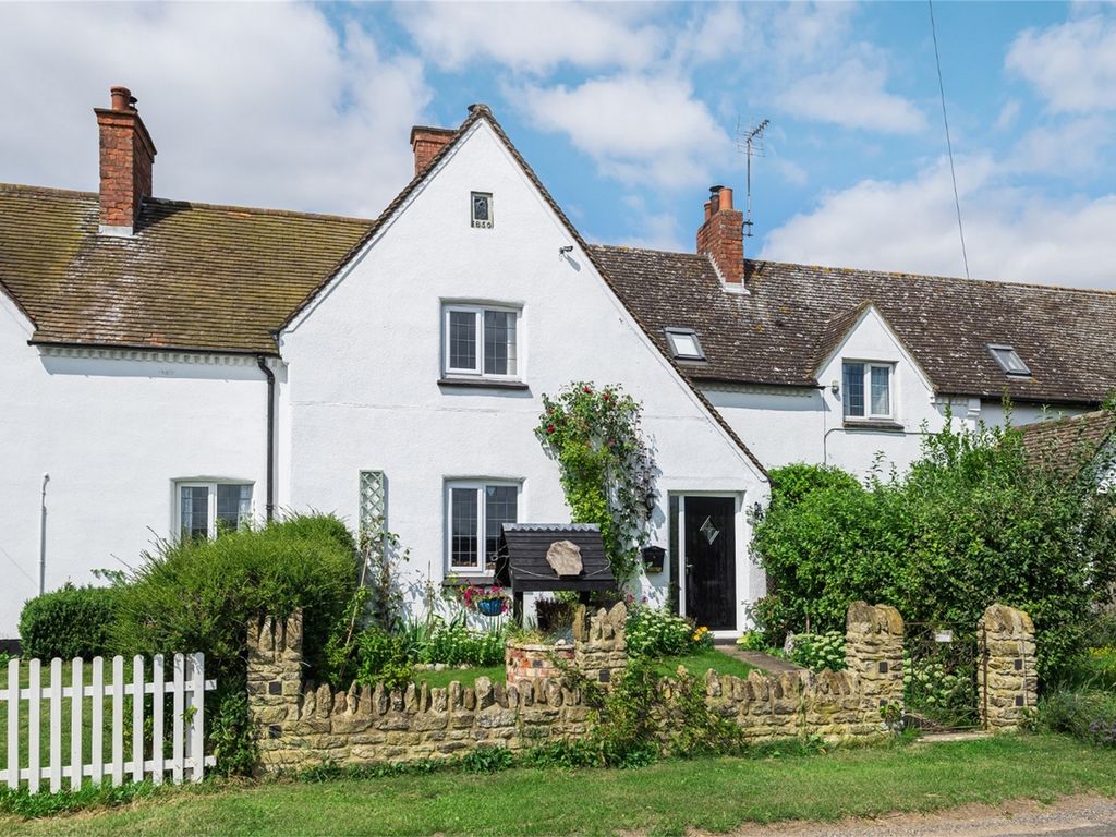 2 bed terraced house for sale in Melchbourne Road, Knotting, Bedford