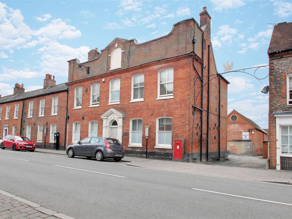 2 bed flat to rent in Bartholomew Street, Newbury RG14 Zoopla