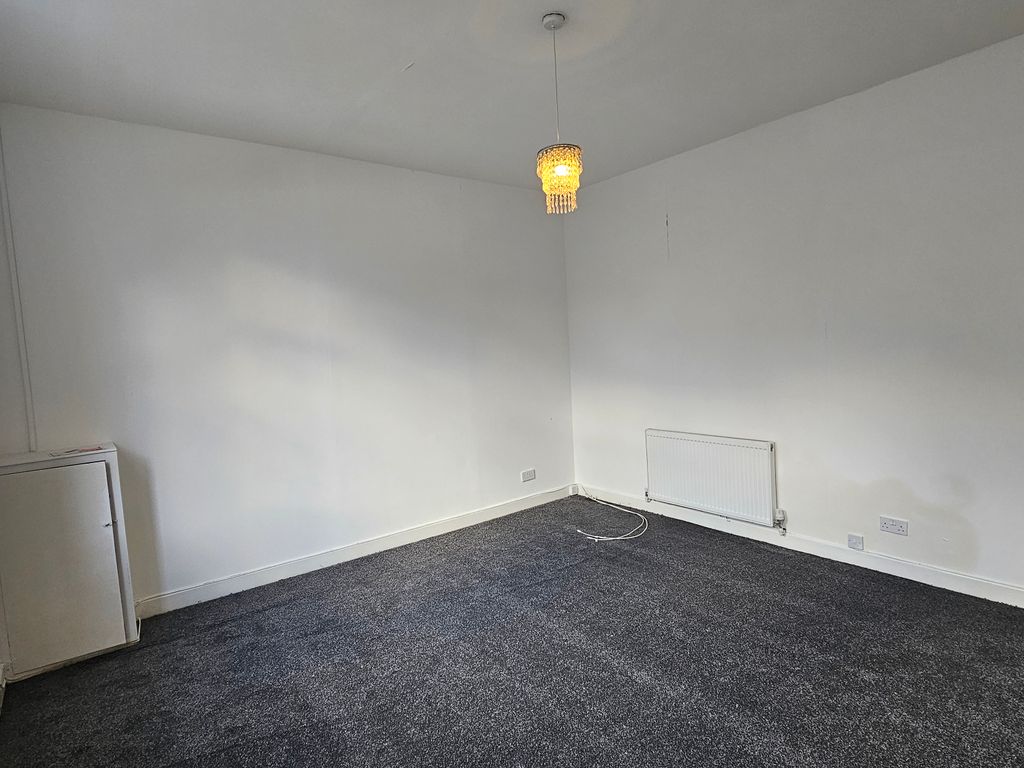 2 bed terraced house to rent in Hinton Street, Burnley BB10, £600 pcm