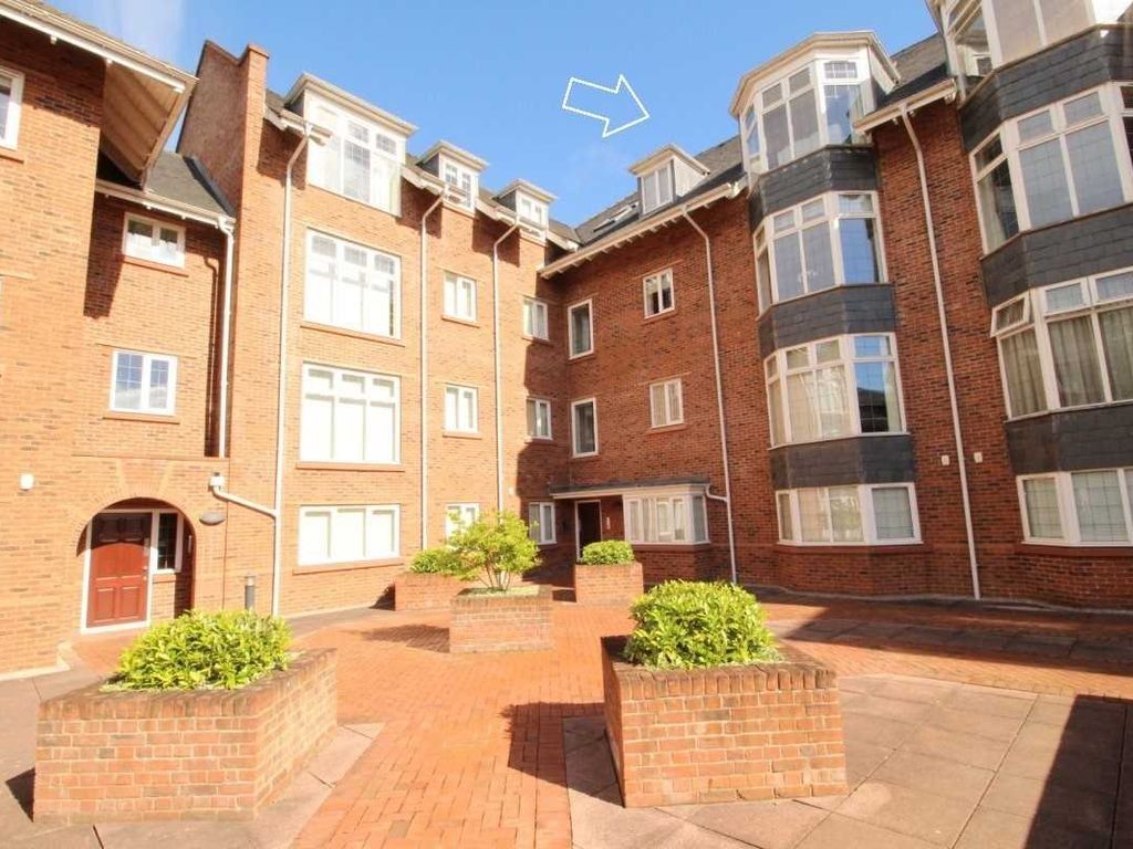 3 bed flat for sale in Station Road, Wilmslow, Cheshire SK9 Zoopla