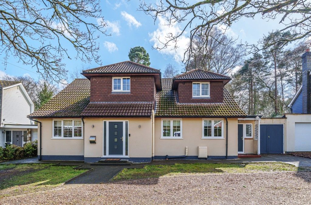 4 bed detached house for sale in Dukes Ride, Crowthorne, Berkshire RG45