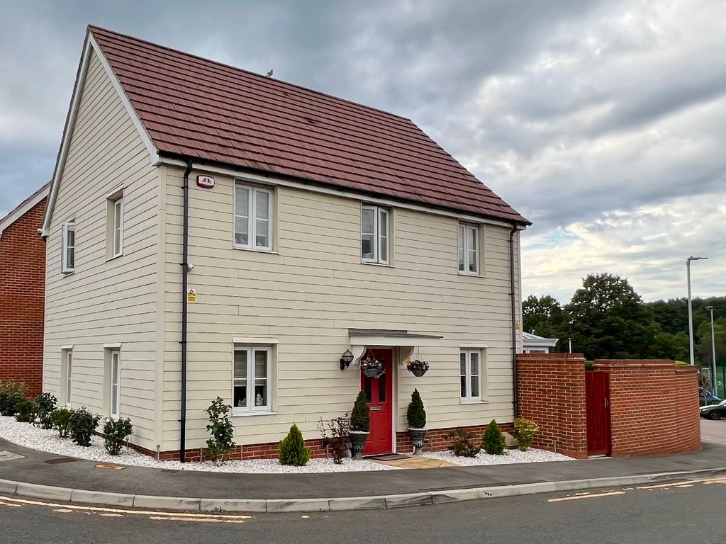 4 bed detached house for sale in Lowewood Road, Noak Hill, Romford RM3